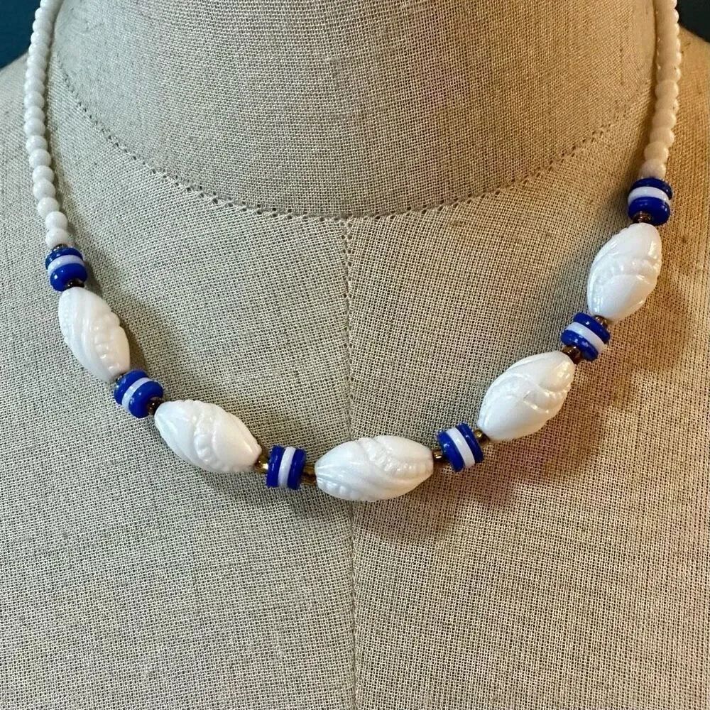 Blue and white beaded vintage necklace